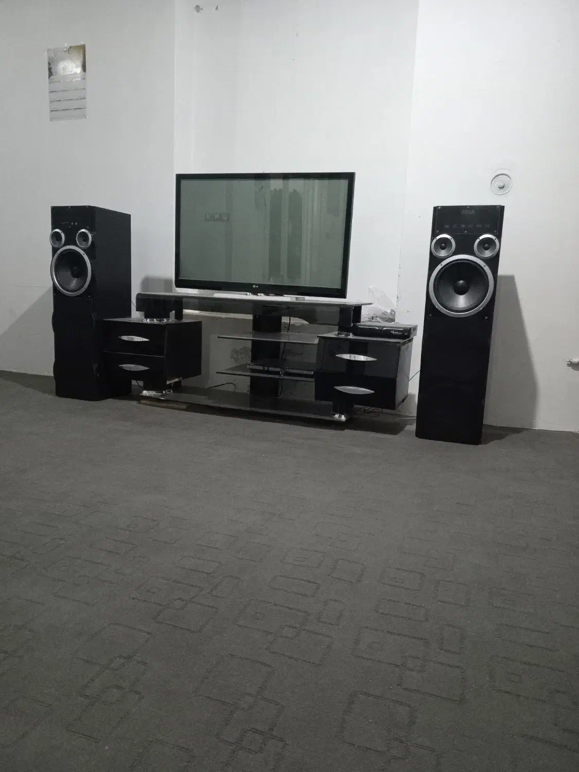 کاردرمنزل|استخدام سرایداری و نظافت|چناران, |دیوار