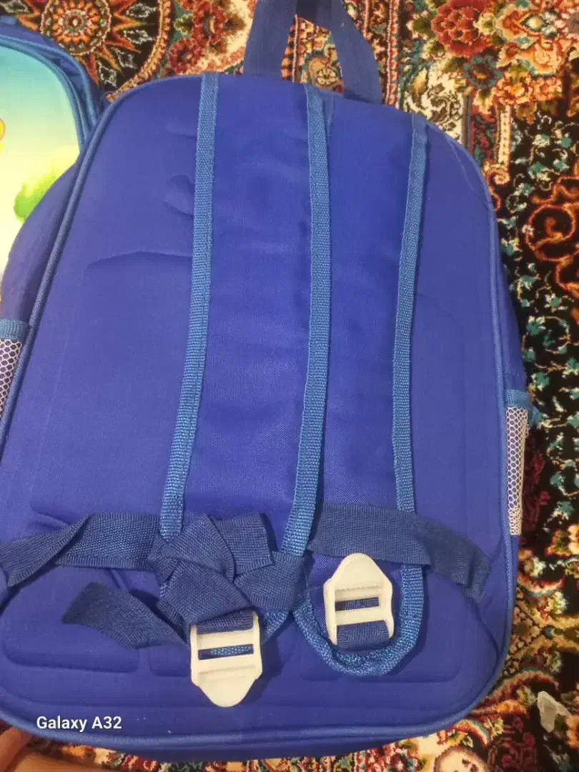 کیف مدرسه نو|کیف، کفش، کمربند|شیراز, دباغ خانه|دیوار