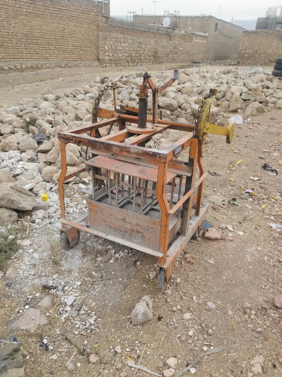 بلوک زن|ابزارآلات|رومشکان, |دیوار