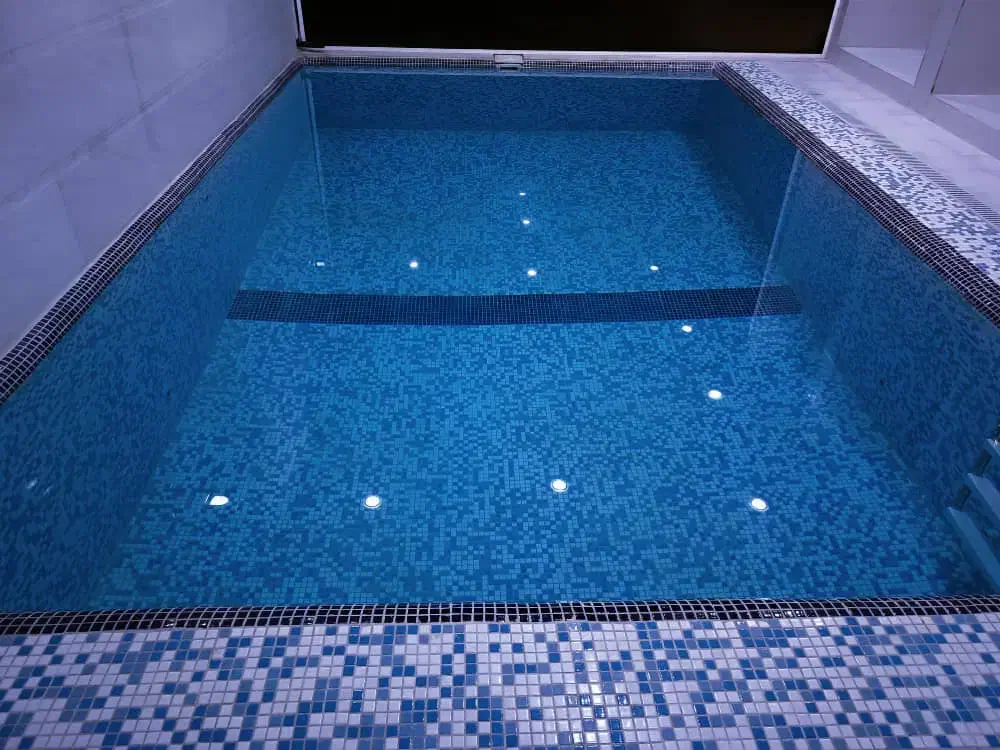 اجاره باغ ویلا،استخر آبگرم در خانه زنیان|اجارهٔ کوتاهمدت ویلا و باغ|شیراز, شهرک والفجر|دیوار