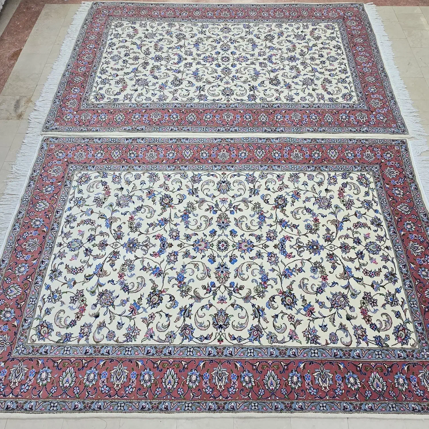 فرش جفت ۶ متری گل‌ابریشم افشان اردکان نو|فرش|تهران, شیراز|دیوار