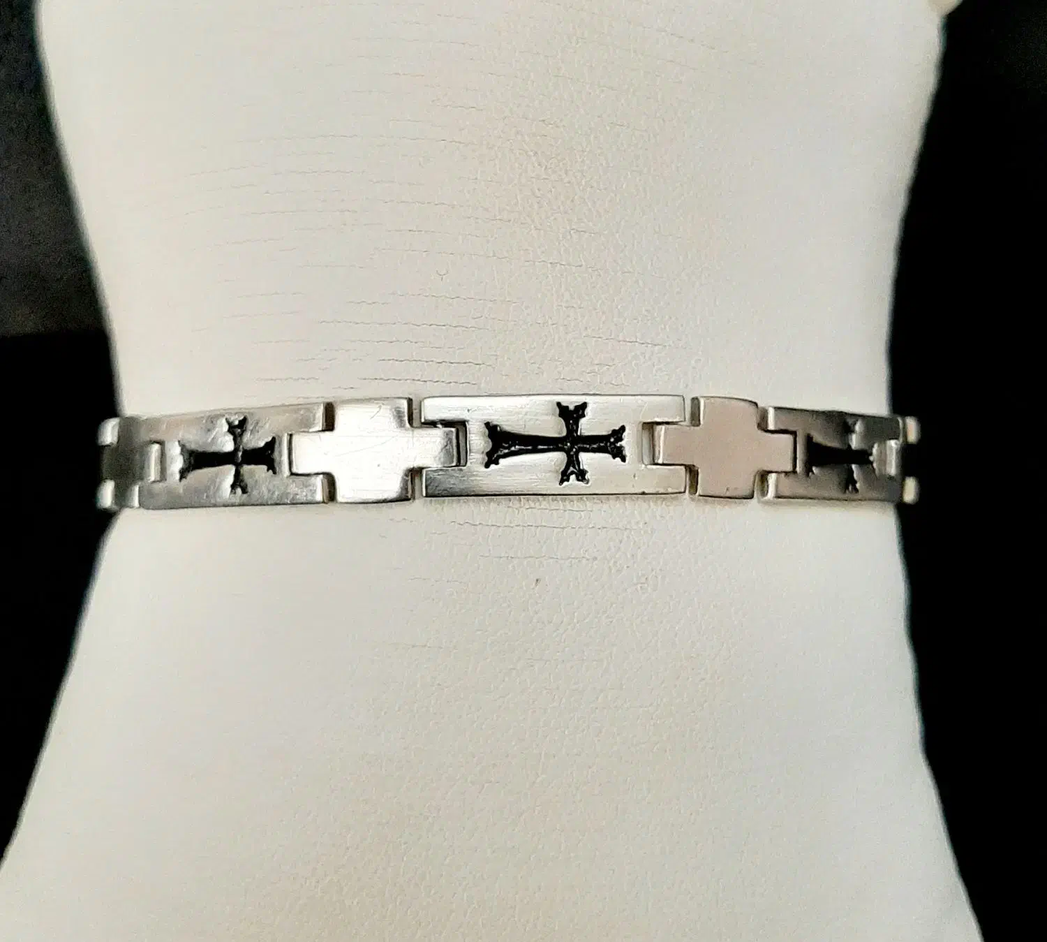 دستبند نقره|جواهرات|فردیس, نسترن غربی|دیوار