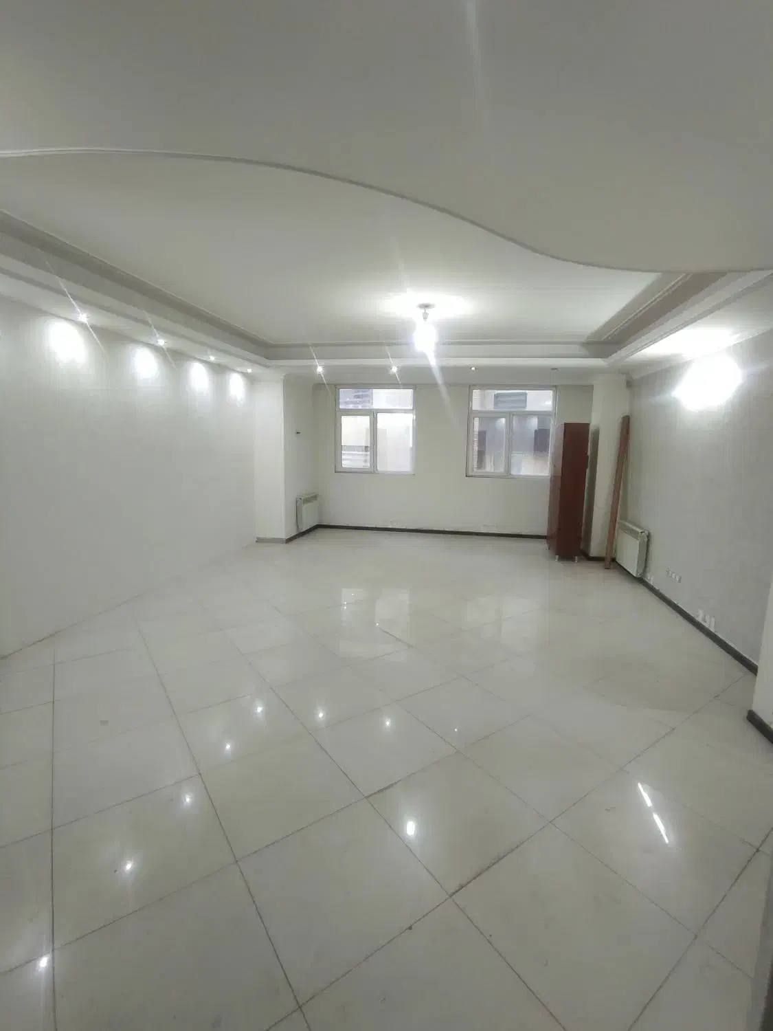 واحد اداری تجاری ۲۱۰ متر در زنبیل آباد بر عطاران|اجارهٔ دفتر کار، اتاق اداری، مطب|قم, زنبیل آباد|دیوار