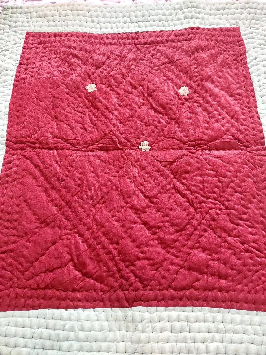 لحاف دونفره|رختخواب، بالش، پتو|فردیس, نسترن غربی|دیوار