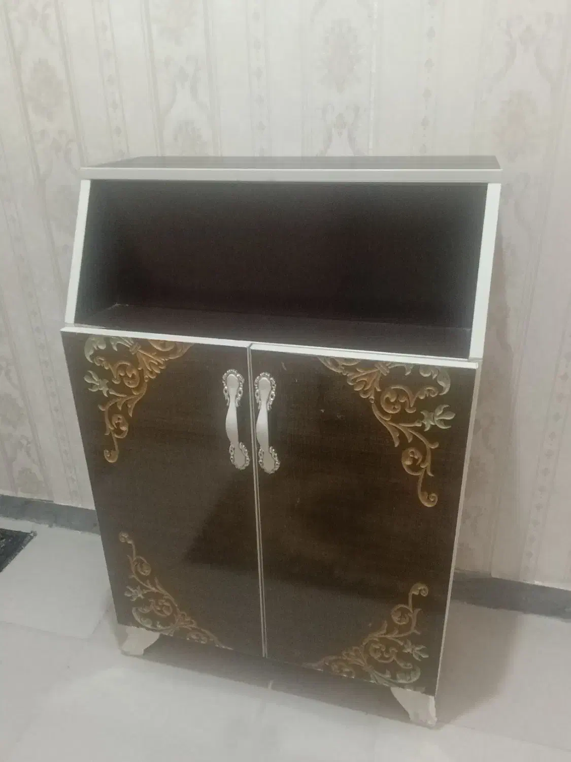 جاکفشی|جاکفشی، کمد، دراور|قزوین, |دیوار