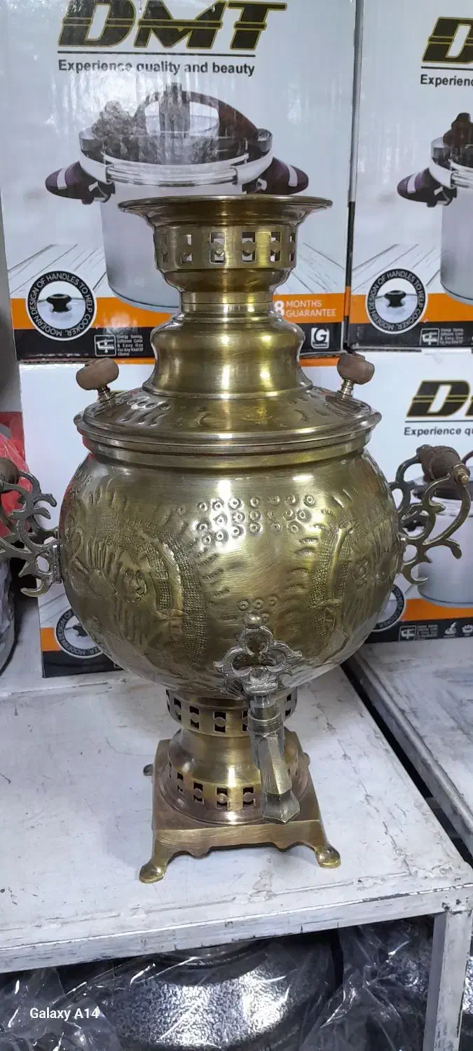 سماور ذغالی برنجی|کلکسیون اشیاء عتیقه|بوکان, |دیوار