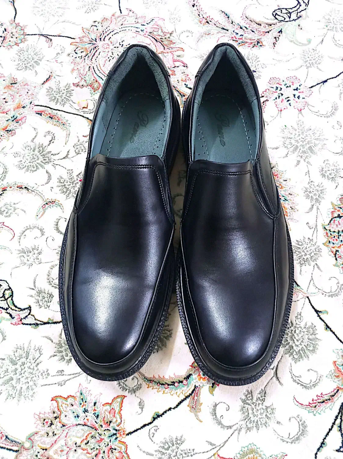 کفش بندی و بی بند|کیف، کفش، کمربند|قم, طلاب غیر ایرانی|دیوار