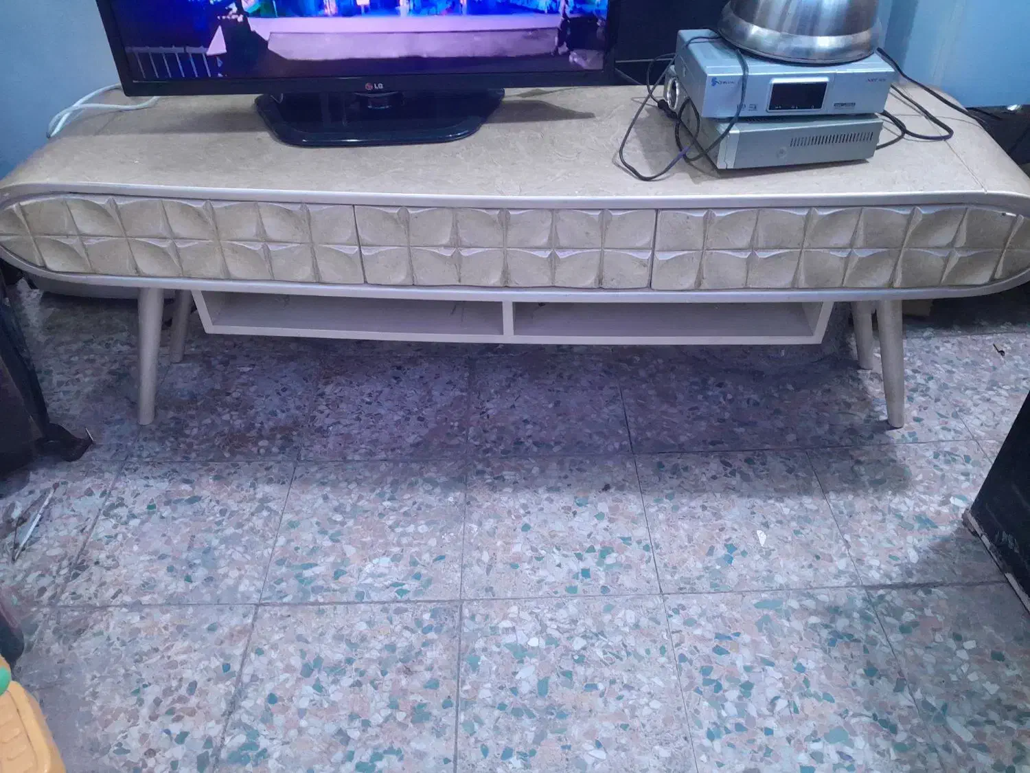 میز تلویزیونی ۳ کشو|میز تلویزیون|رشت, نخودچر|دیوار