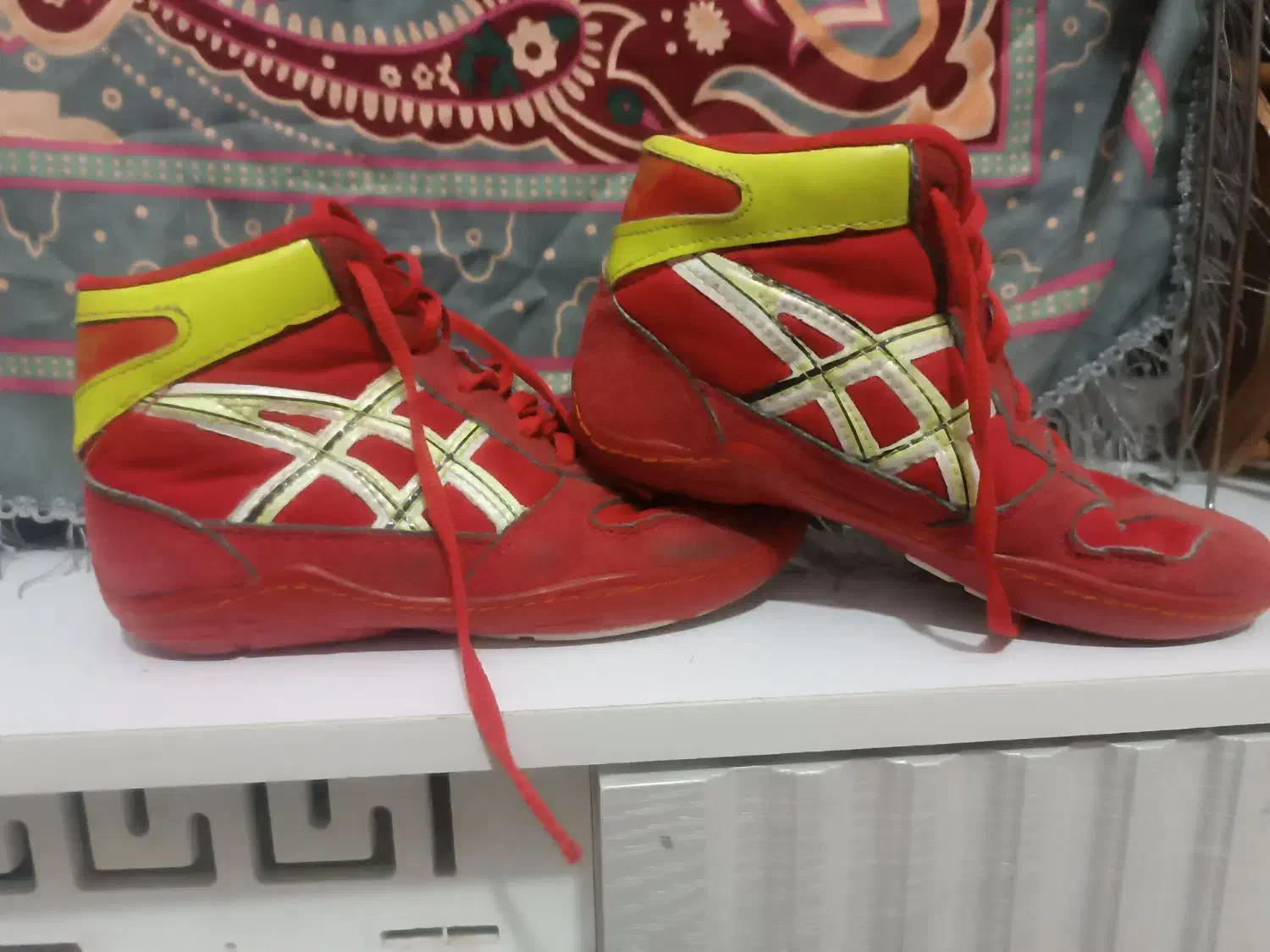 کفش کشتی نو است|کیف، کفش، کمربند|دهدشت, |دیوار