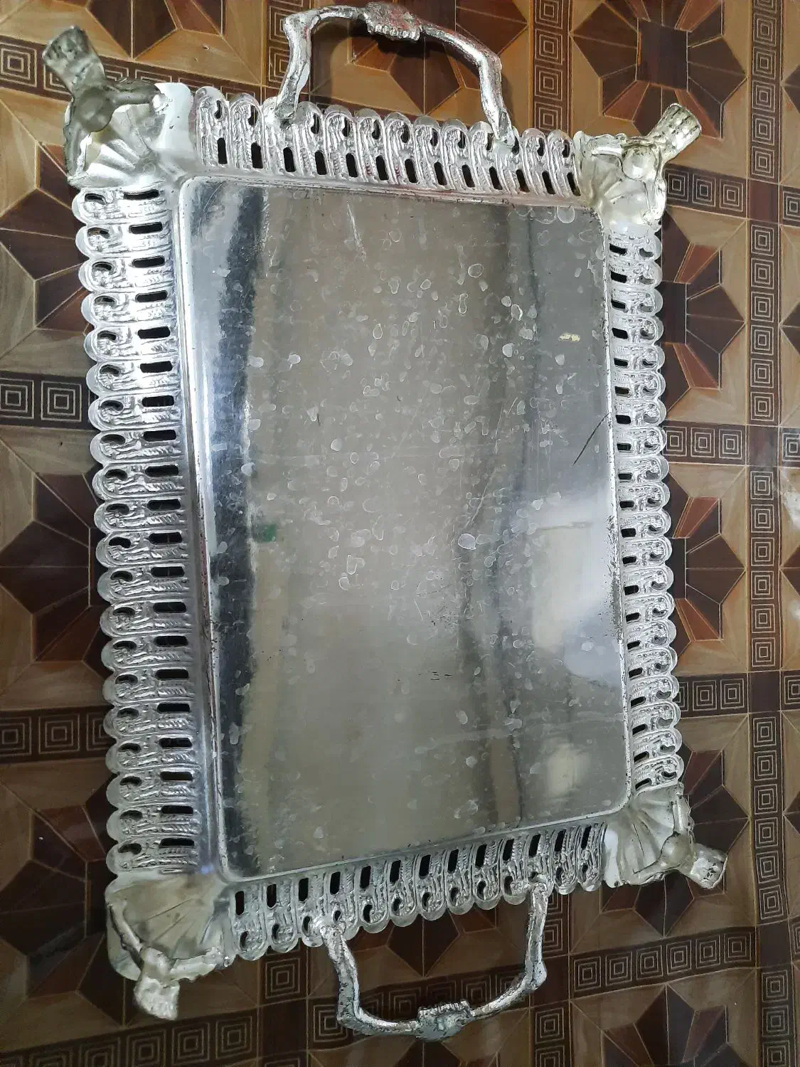 سینی قدیمی|کلکسیون اشیاء عتیقه|چمران, |دیوار