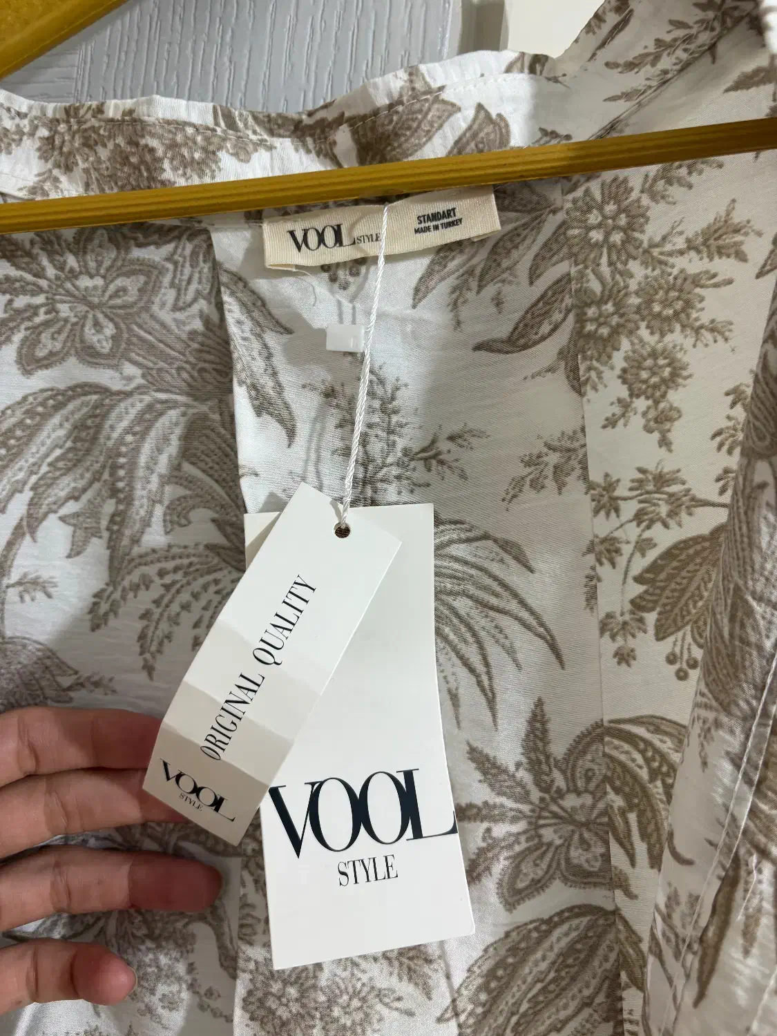 مانتو خارجی|لباس|فردیس, منظریه|دیوار