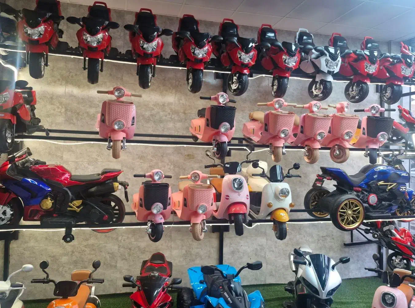 //ماشین برقی موزیکال دارای کمربندایمنی&موتوربرقی،|اسباب‌بازی بچه|کرج, کیانمهر|دیوار