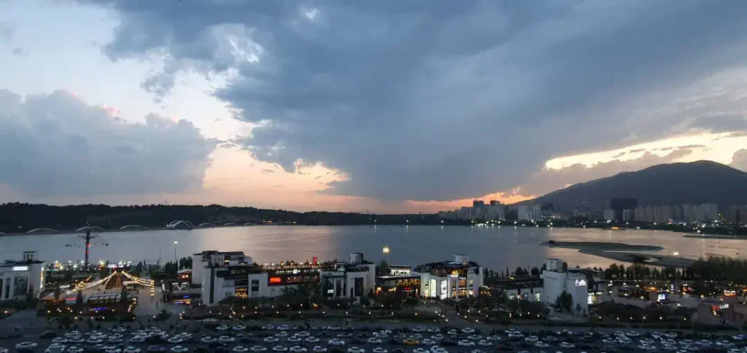 ۱۳۰ متر ۲ خواب ویو دریاچه چیتگر