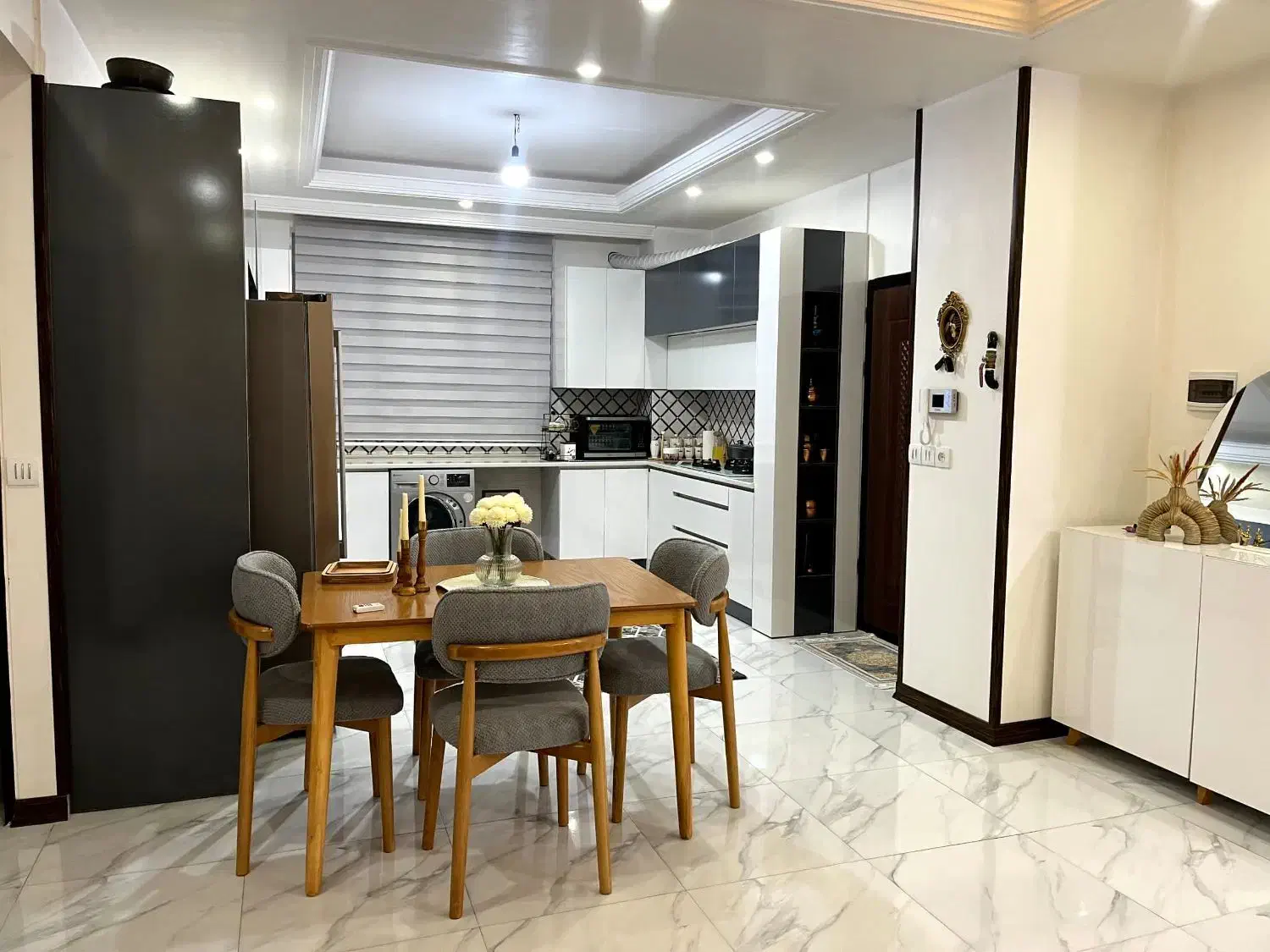 آپارتمان غرق نور - فول امکانات - تجهیز شده|فروش آپارتمان|وحیدیه, |دیوار