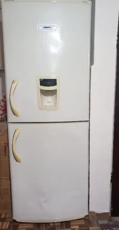 یخچال|یخچال و فریزر|رشت, حومه رشت|دیوار