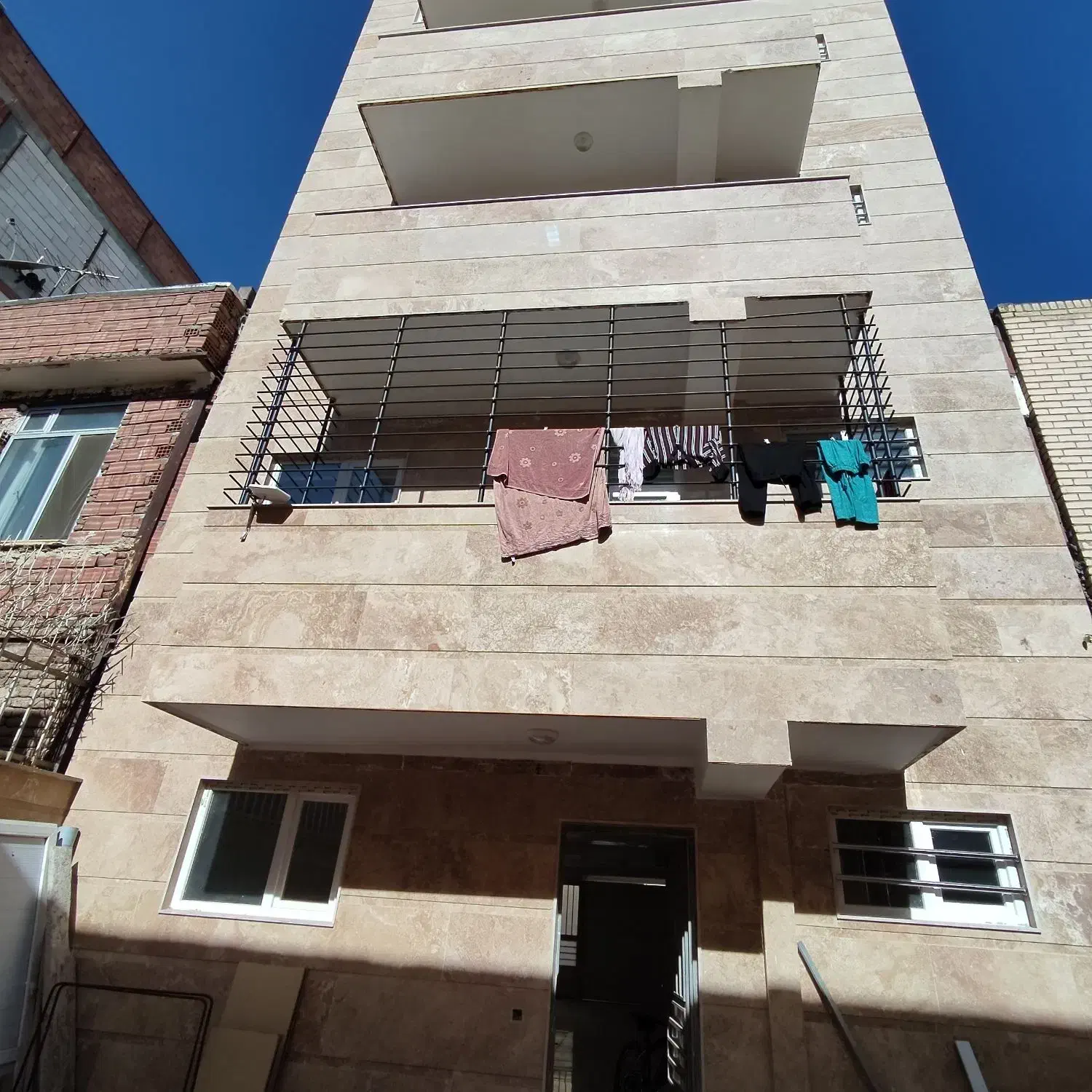 آسانسوردار3طبقه114mطبقه3+بهارخواب نبش خیابان زرناس|فروش آپارتمان|اردبیل, |دیوار