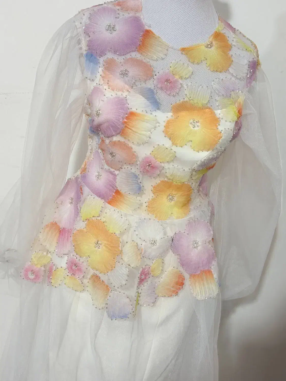 لباس مجلسی|لباس|سلماس, |دیوار