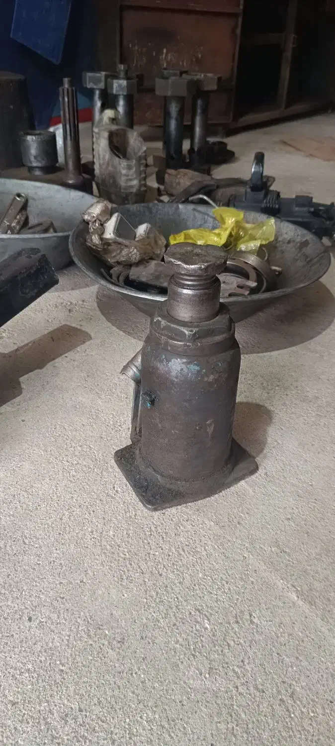 لوازم تعمیرات کامیون ولوو|ابزارآلات|نکا, |دیوار