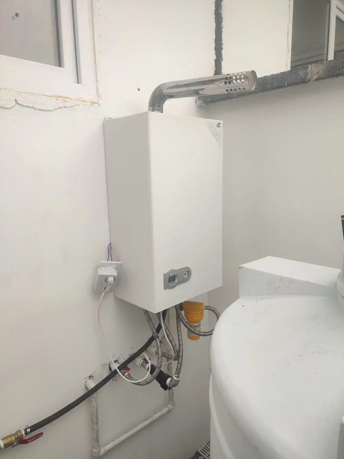 نمایندگی پکیج لروچ ایران رادیاتور و کولر|خدمات پیشه و مهارت|چمستان, |دیوار