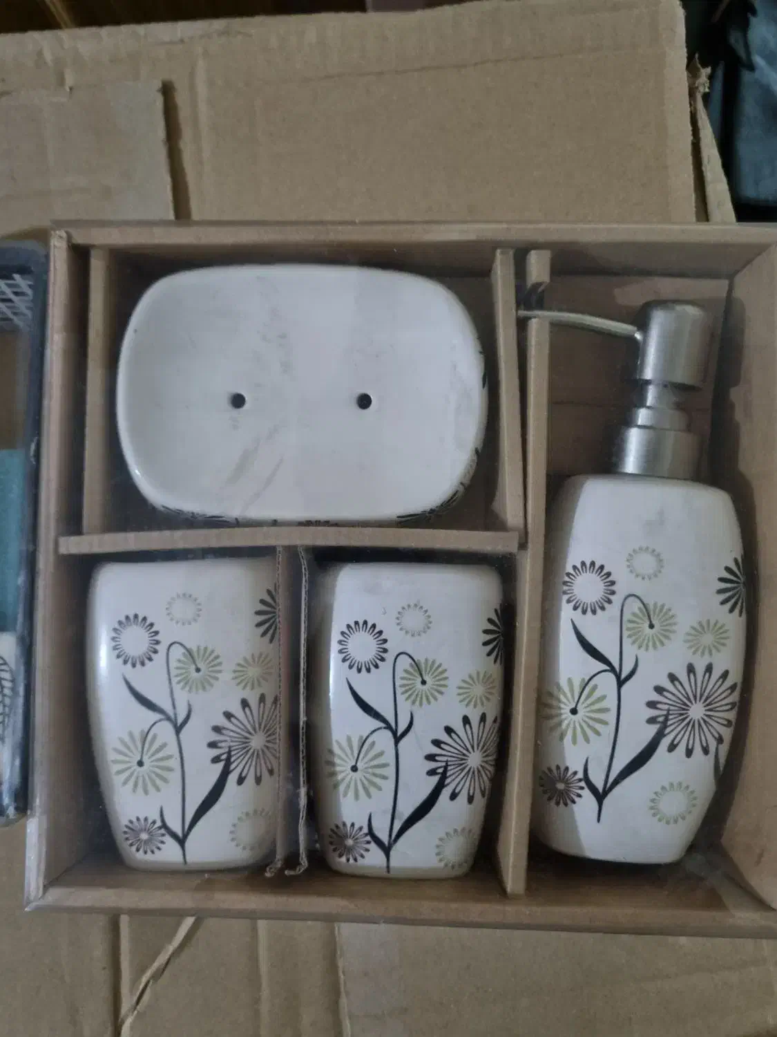 ست سرویس بهداشتی وجای مایع ظرفشویی|لوازم سرویس بهداشتی|کرمان, |دیوار