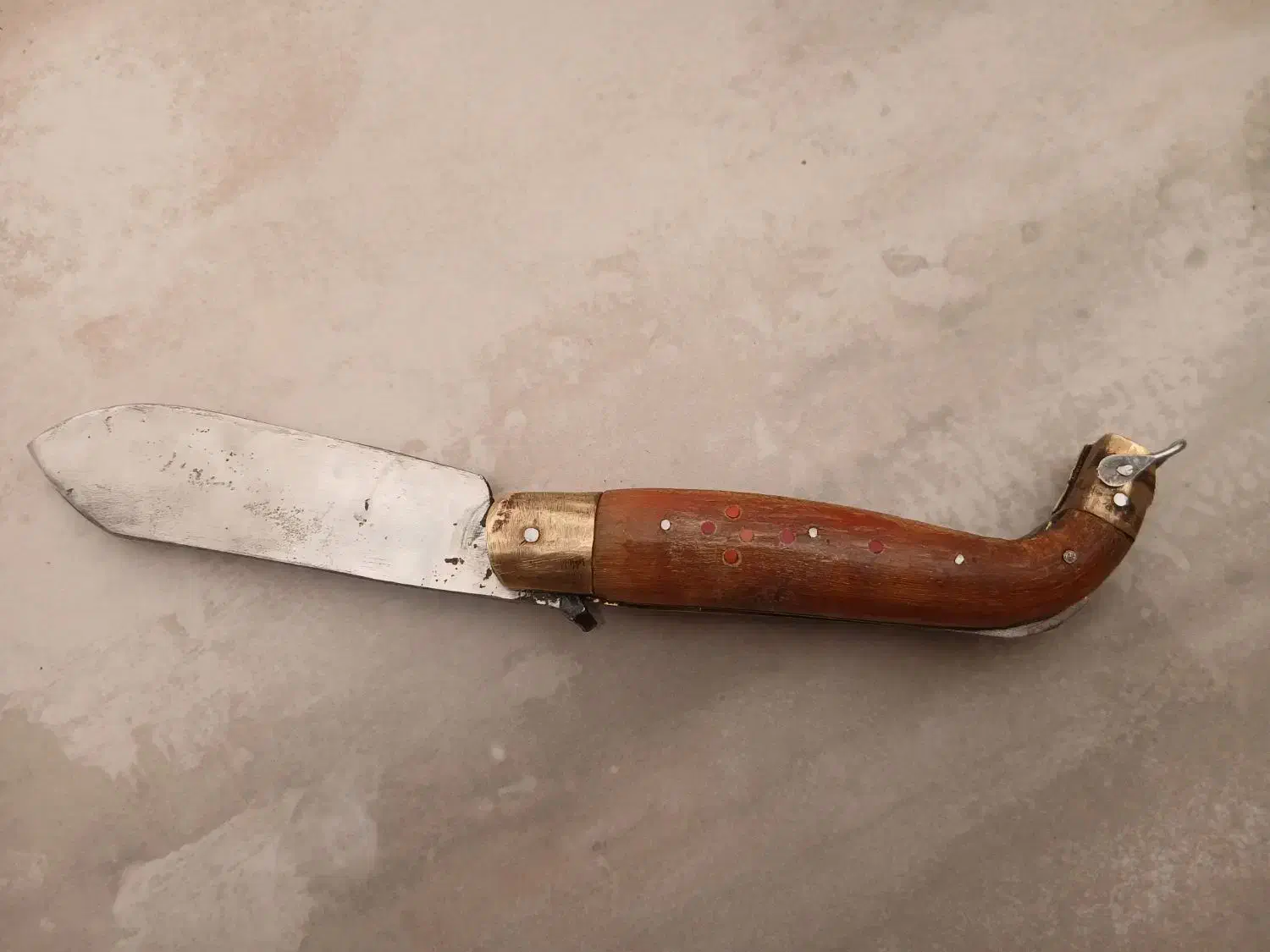 چاقو|کلکسیون اشیاء عتیقه|خمینیشهر, |دیوار