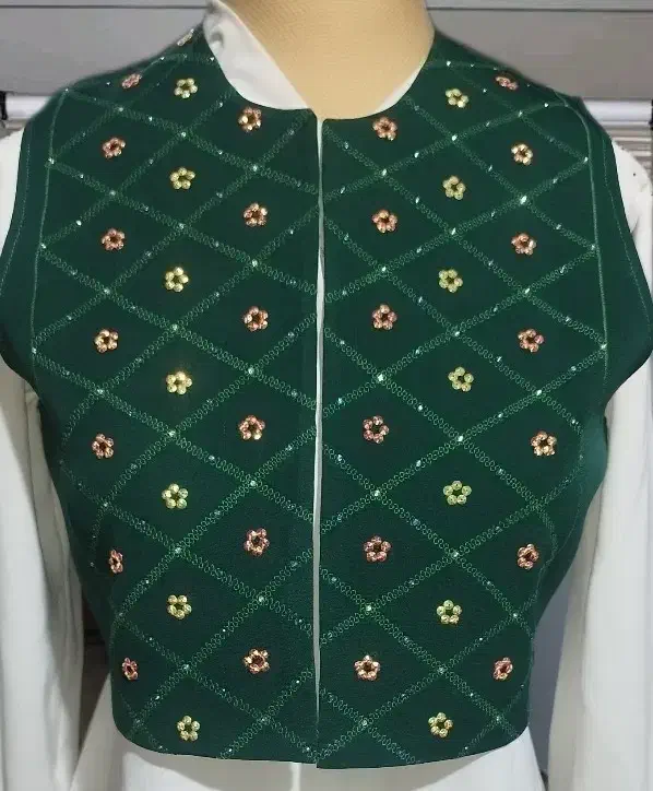 جلیقه یا سخمه زنانه شیک برای شب یلدا|لباس|زهک, |دیوار