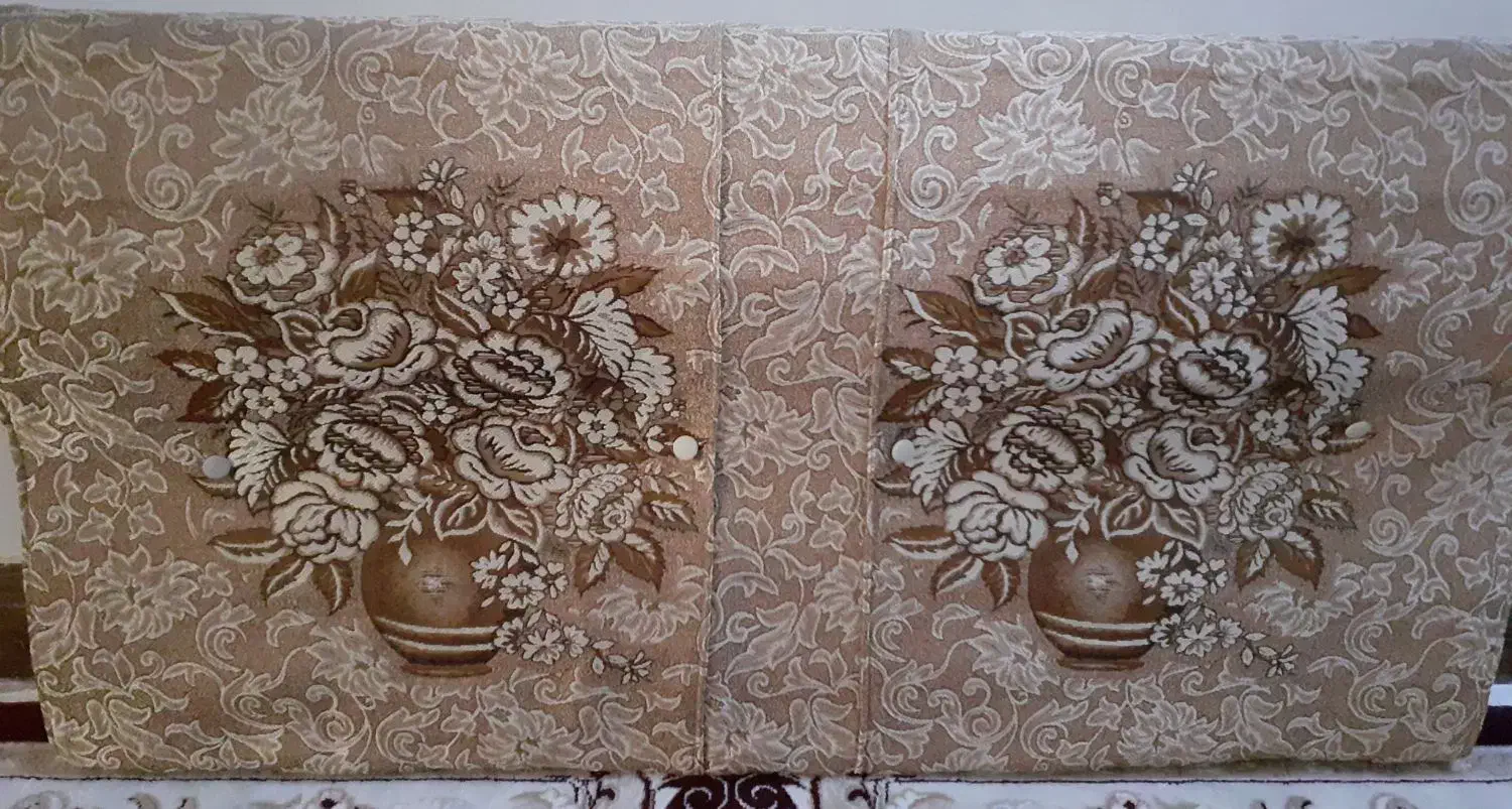 یک جفت پشتی|پشتی|بروجرد, |دیوار