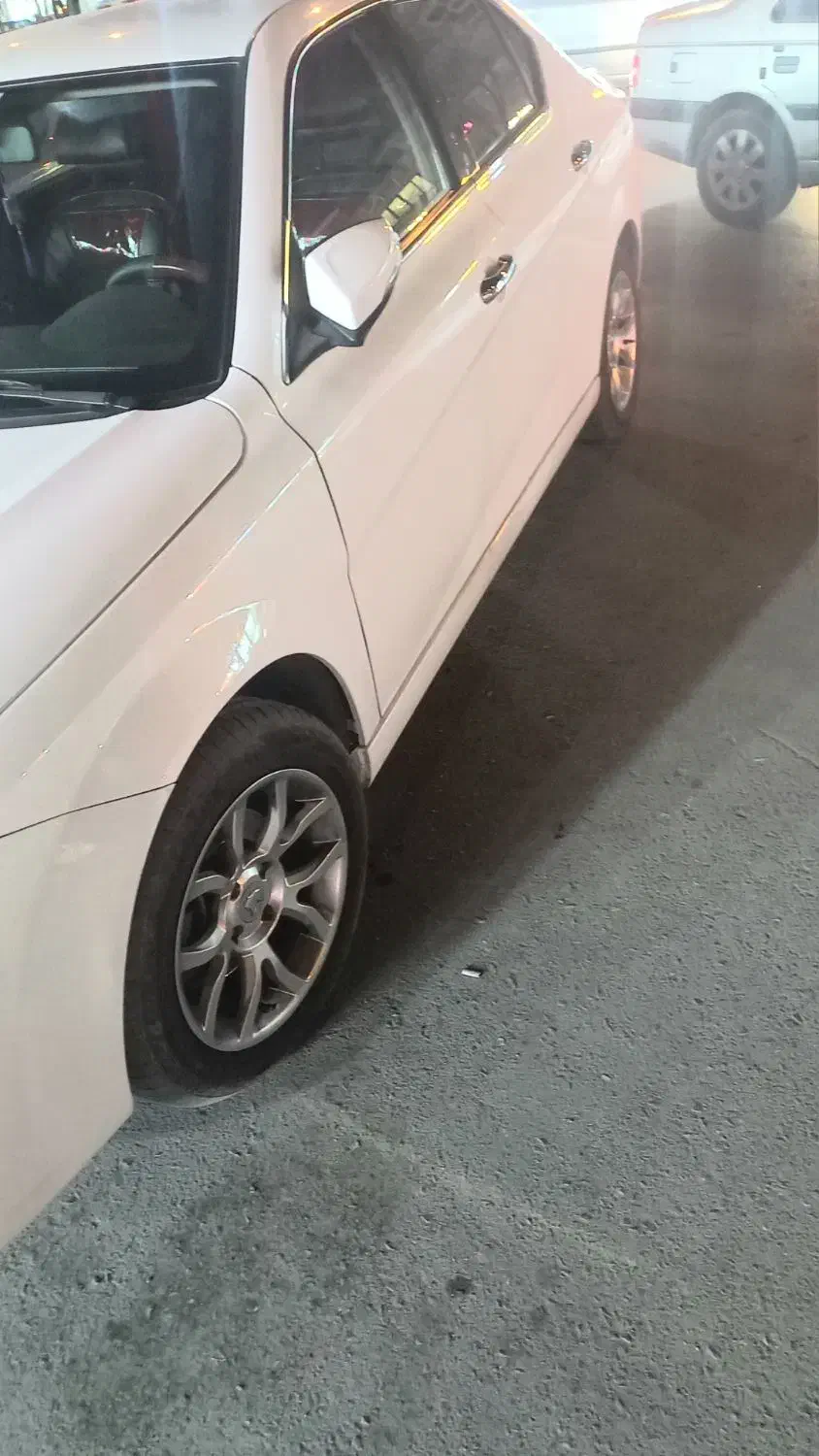 دناپلاس تیپ ۱ مدل ۴۰۲|خودرو سواری و وانت|بروجرد, |دیوار