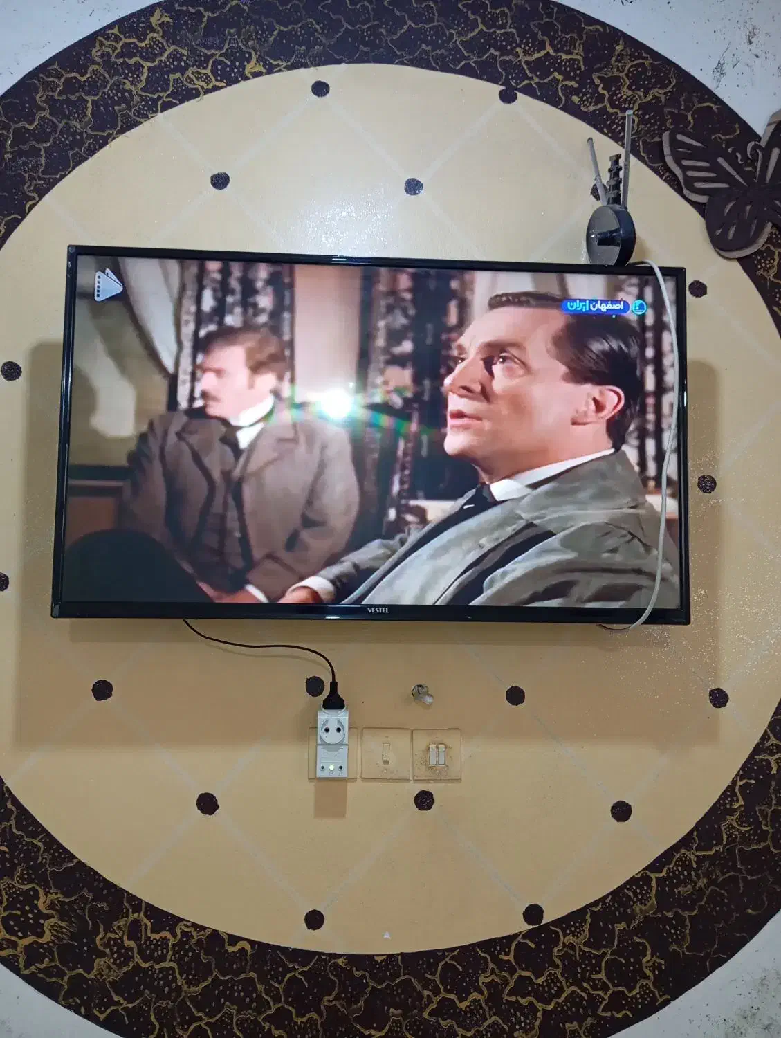 تلویزیون ۴۳ در حد نو|تلویزیون و پروژکتور|شوشتر, |دیوار