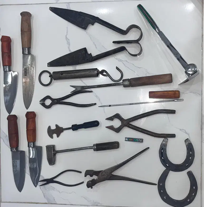 ابزار قدیمی|کلکسیون اشیاء عتیقه|گرمدره, |دیوار