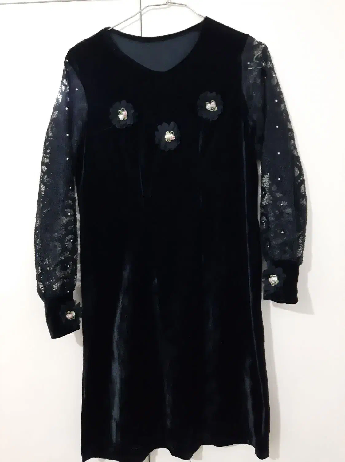 تعدادی لباس به دلیل تغییر سایز فروخته می‌شود.|لباس|سبزوار, توحیدشهر|دیوار