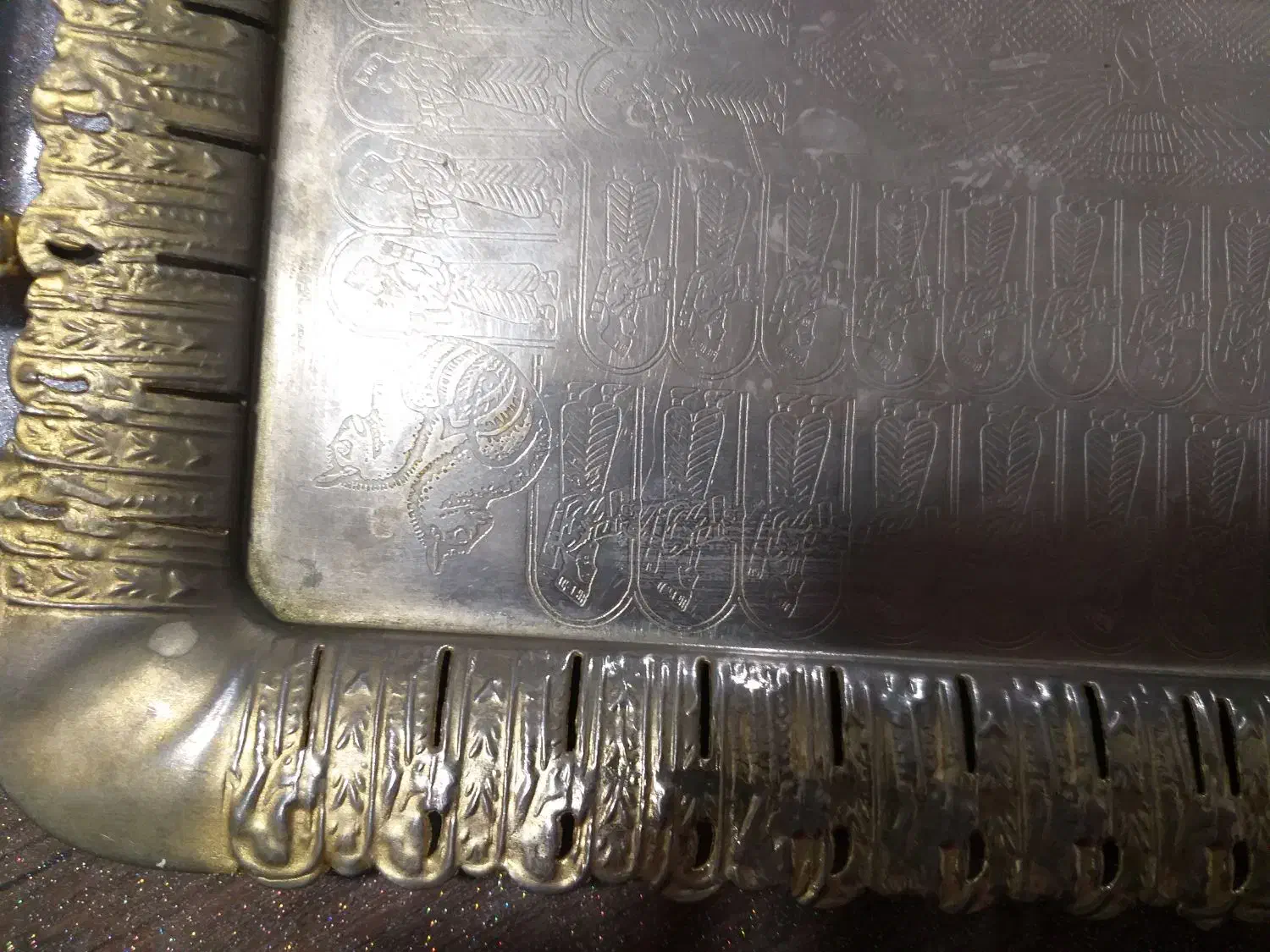 سینی قدیمی|کلکسیون اشیاء عتیقه|همدان, |دیوار