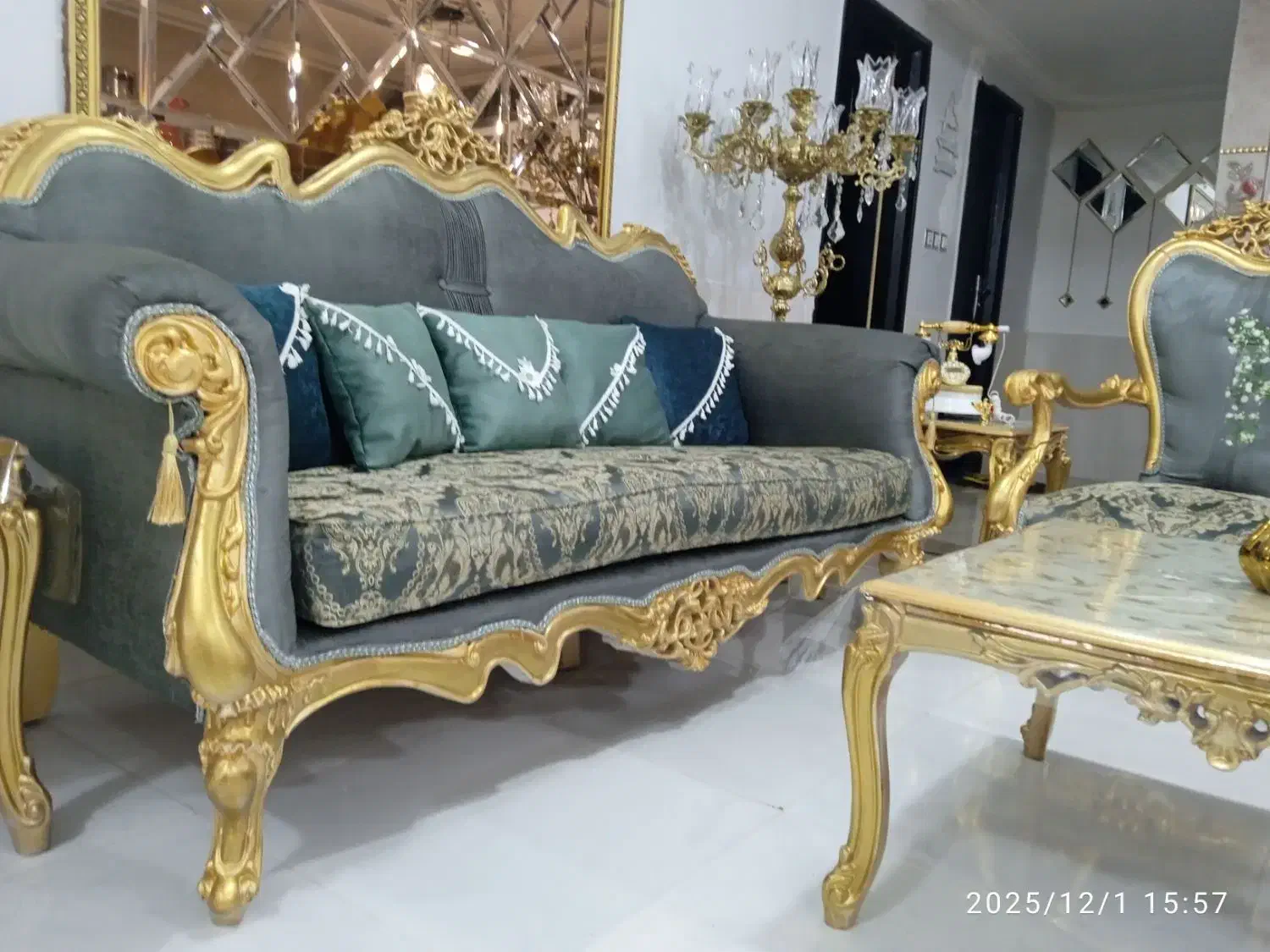 مبل سلطنتی9نفره همراه با نهار خوری6نفره|مبلمان خانگی و میز عسلی|مشهد, مقدم|دیوار