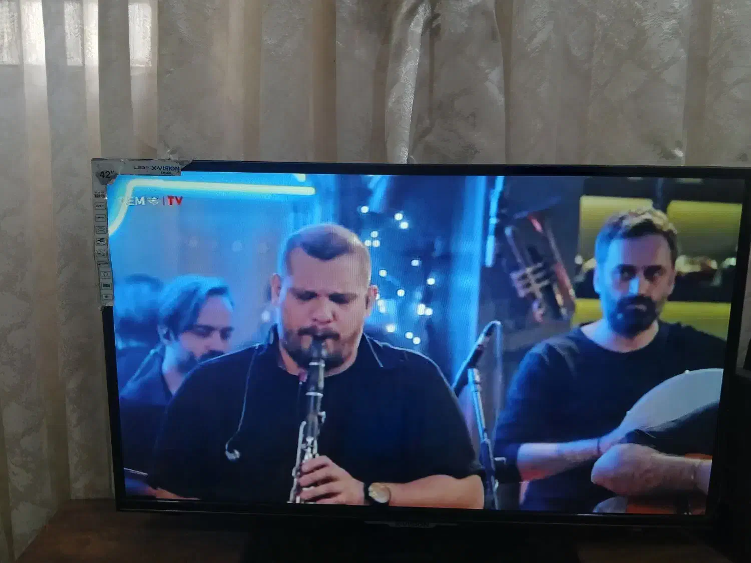 تلویزیون ال ای دی ۴۲ اینج|تلویزیون و پروژکتور|خرمآباد, |دیوار