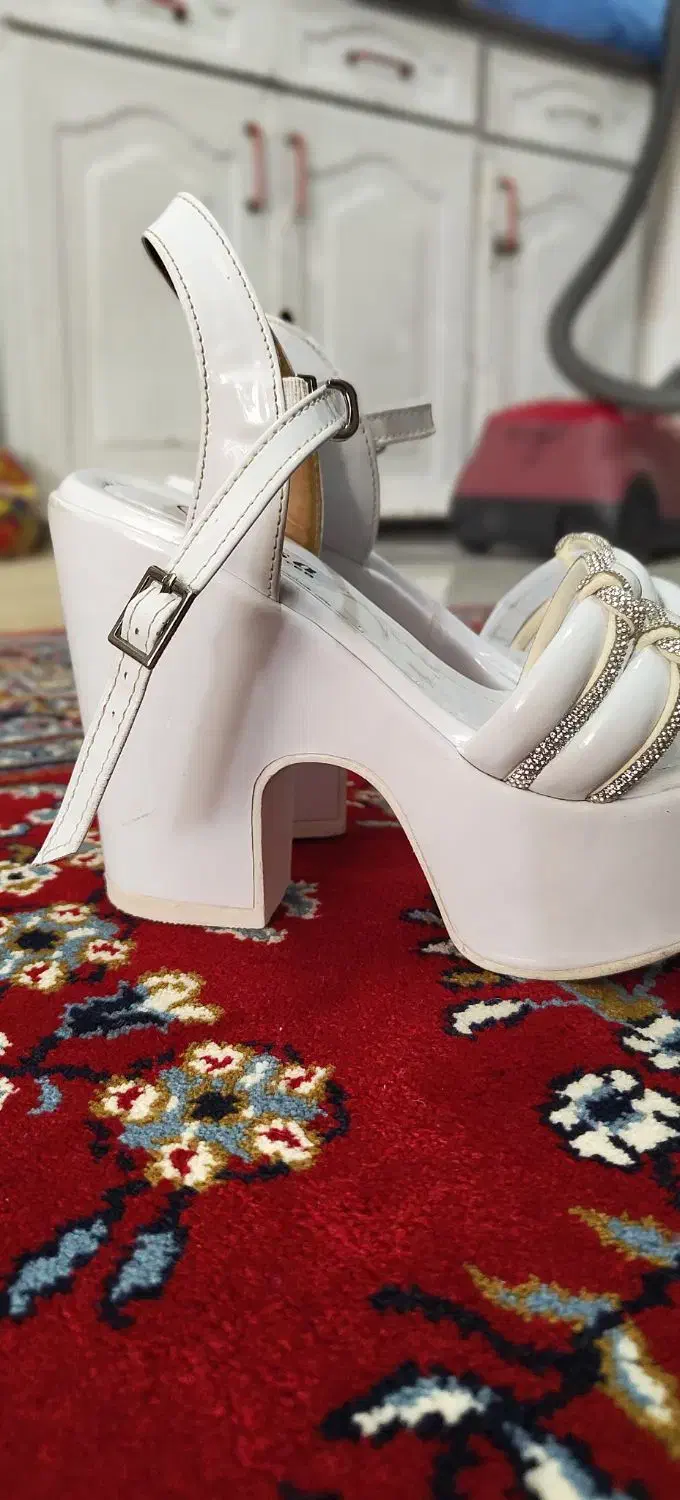 کفش پاشنه دار سایز 37|کیف، کفش، کمربند|سرپل ذهاب, |دیوار