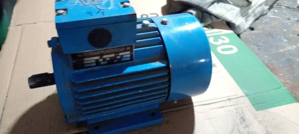 الکترو موتور المانی VEM و استرالیا و روسی|ماشین‌آلات صنعتی|تهران, امین حضور|دیوار