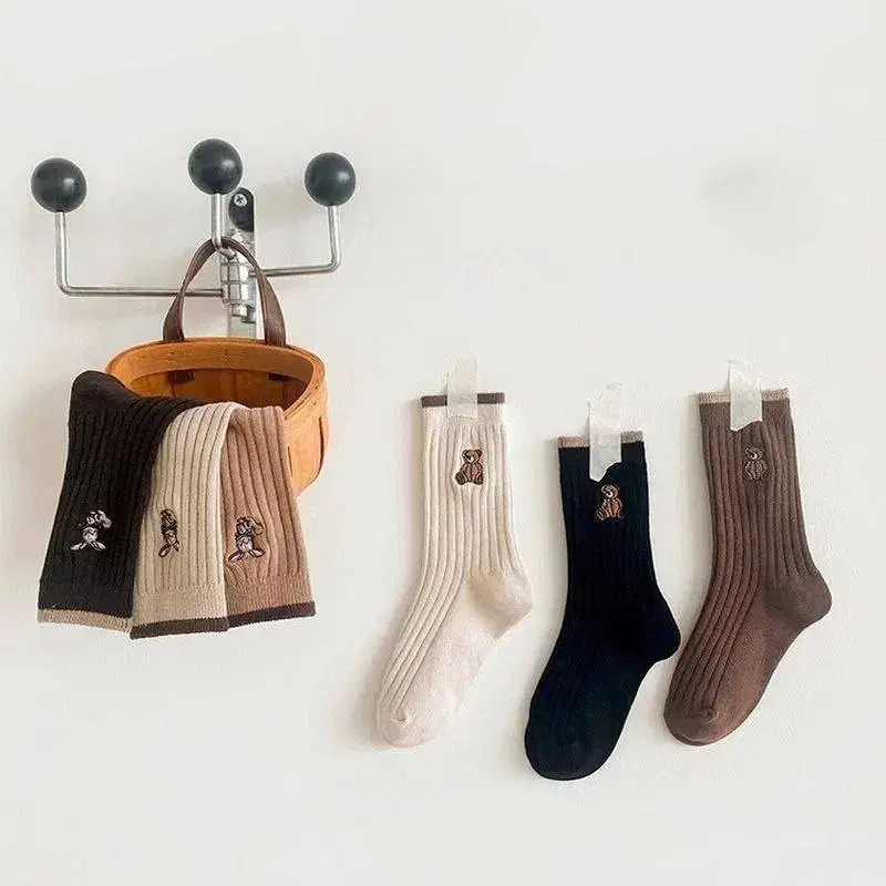 جوراب سـاده و کهنه ممنوع|لباس|قم, بنیاد|دیوار