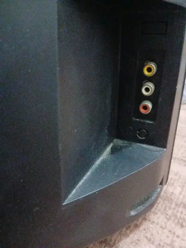 تلویزیون ۲۱ اینچ کاملا سالم|تلویزیون و پروژکتور|بندرعباس, |دیوار