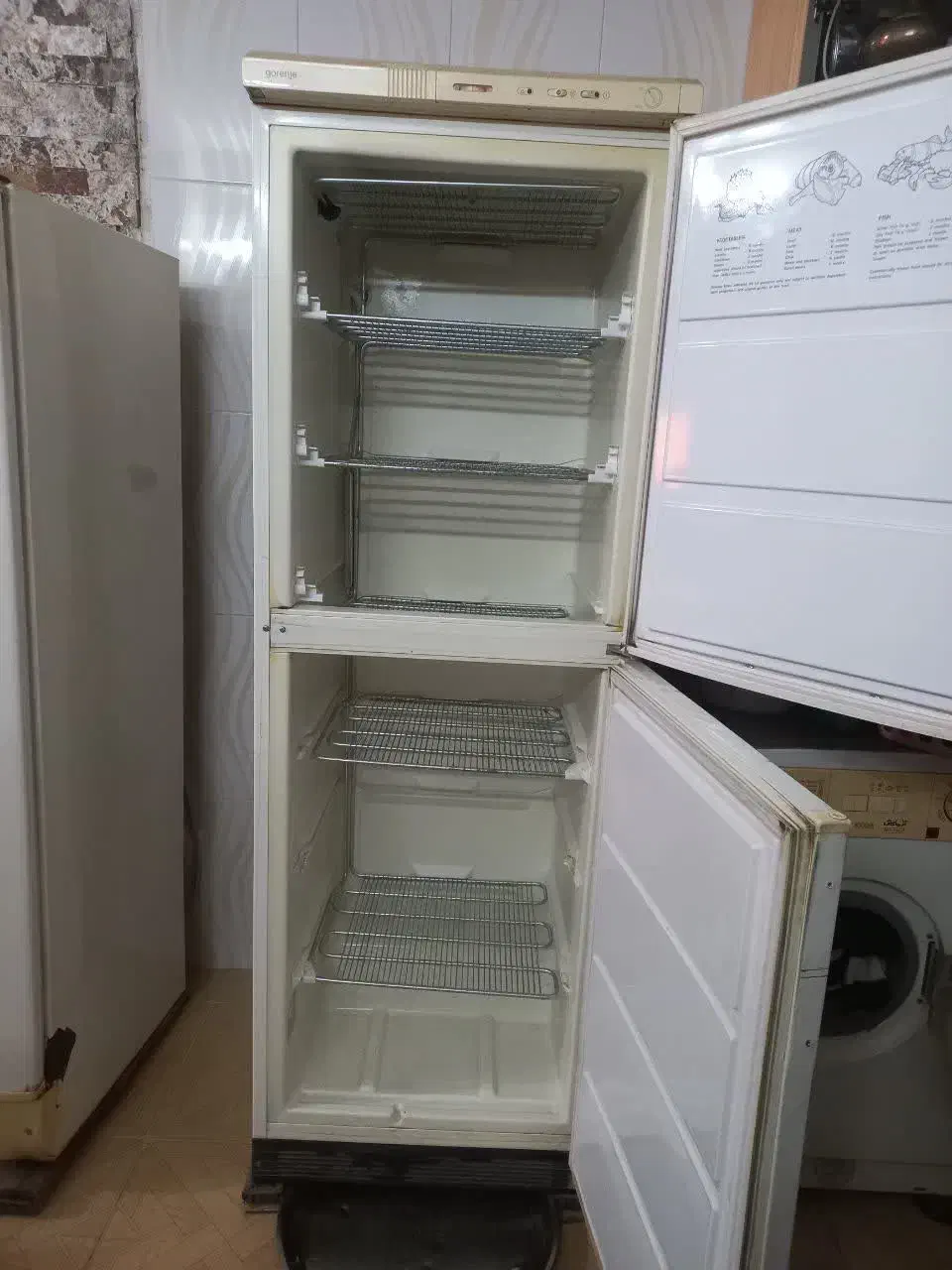 فریز دو در بالا فریز پایین هم فریز سالم خارجی|یخچال و فریزر|لنجان, |دیوار