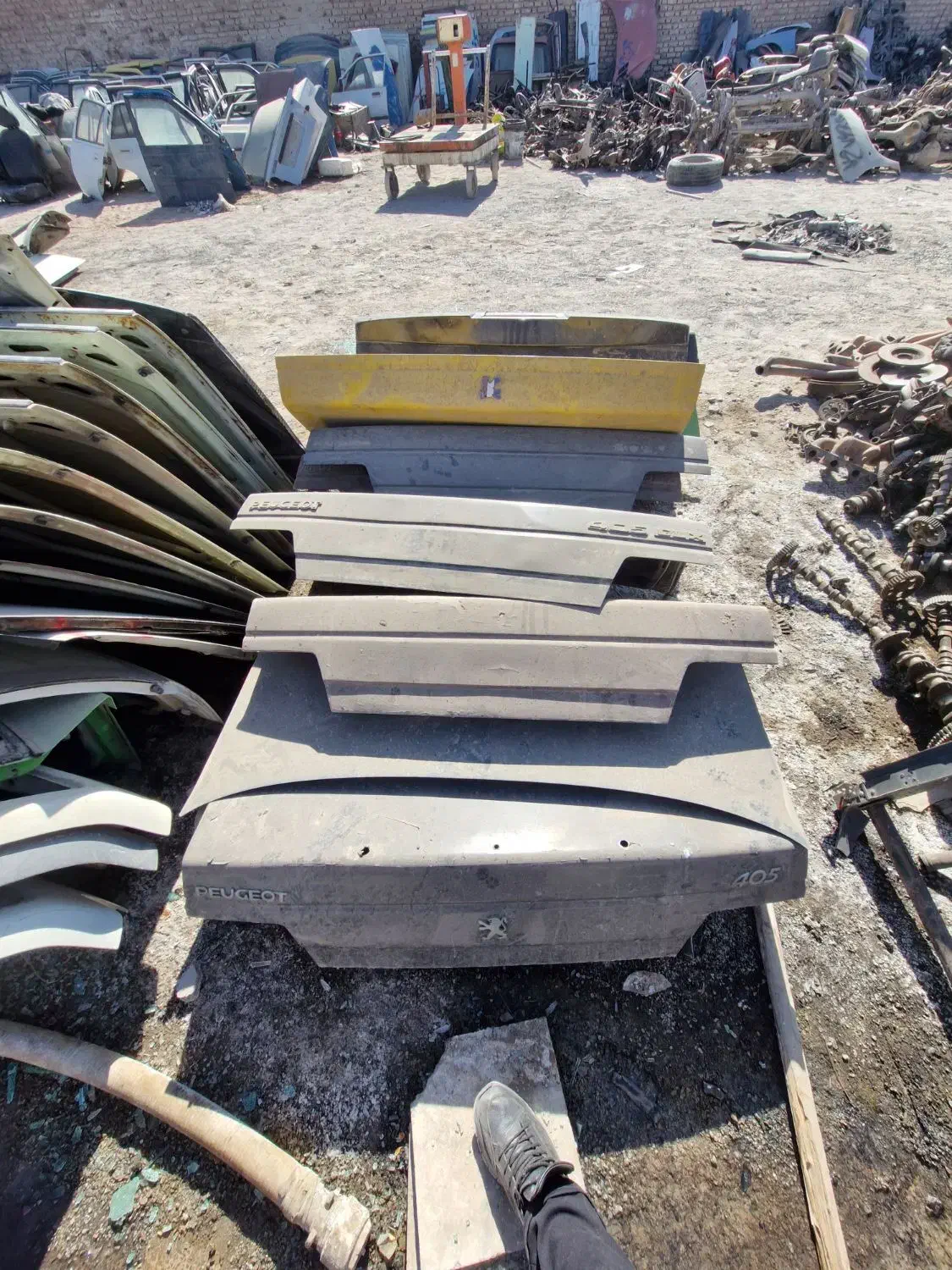 استوک فروشی و خرید خودرو فرسوده|قطعات یدکی و لوازم جانبی|کرمان, |دیوار