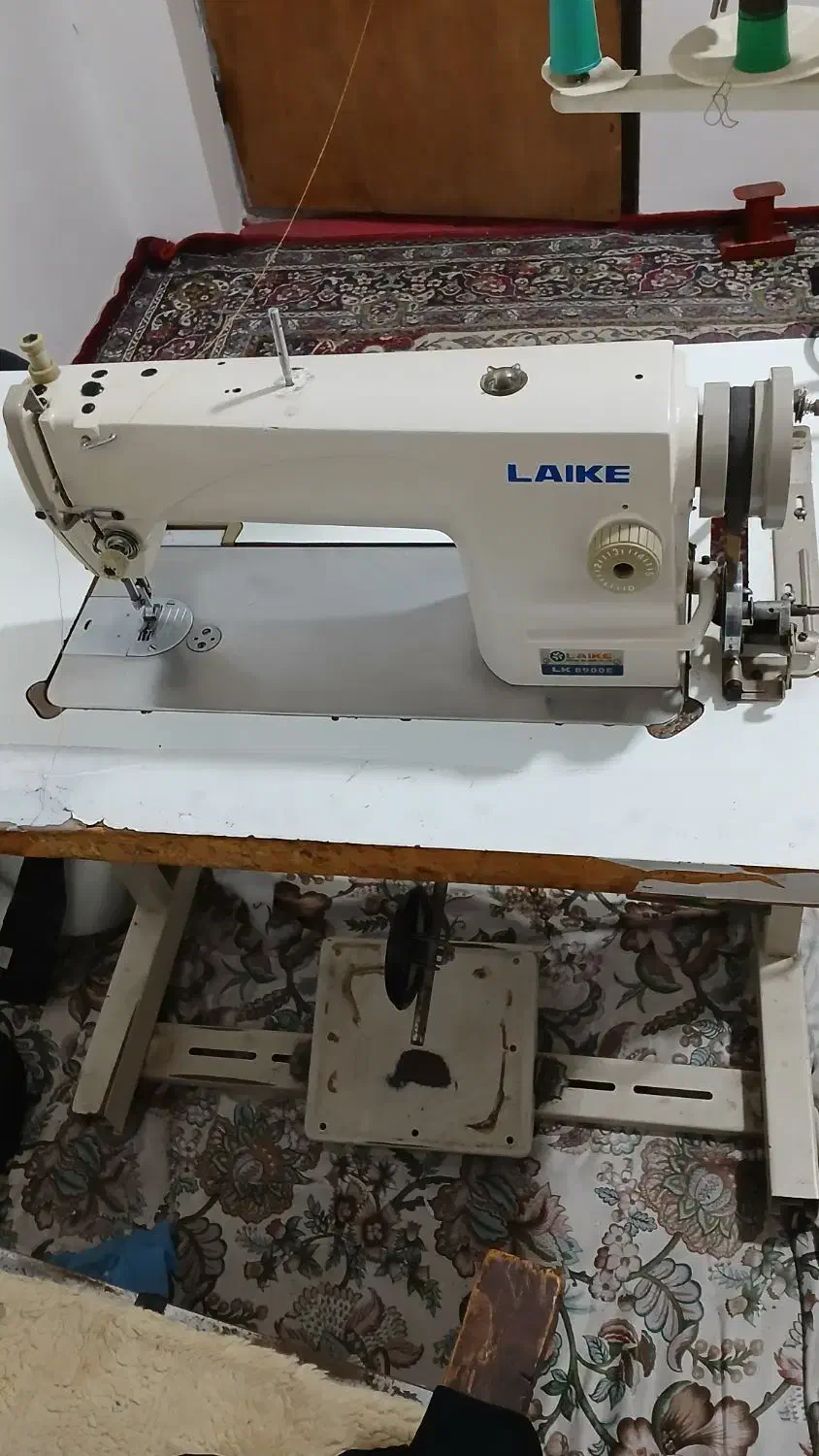 چرخ خیاطی|چرخ خیاطی و ریسندگی|میانه, |دیوار