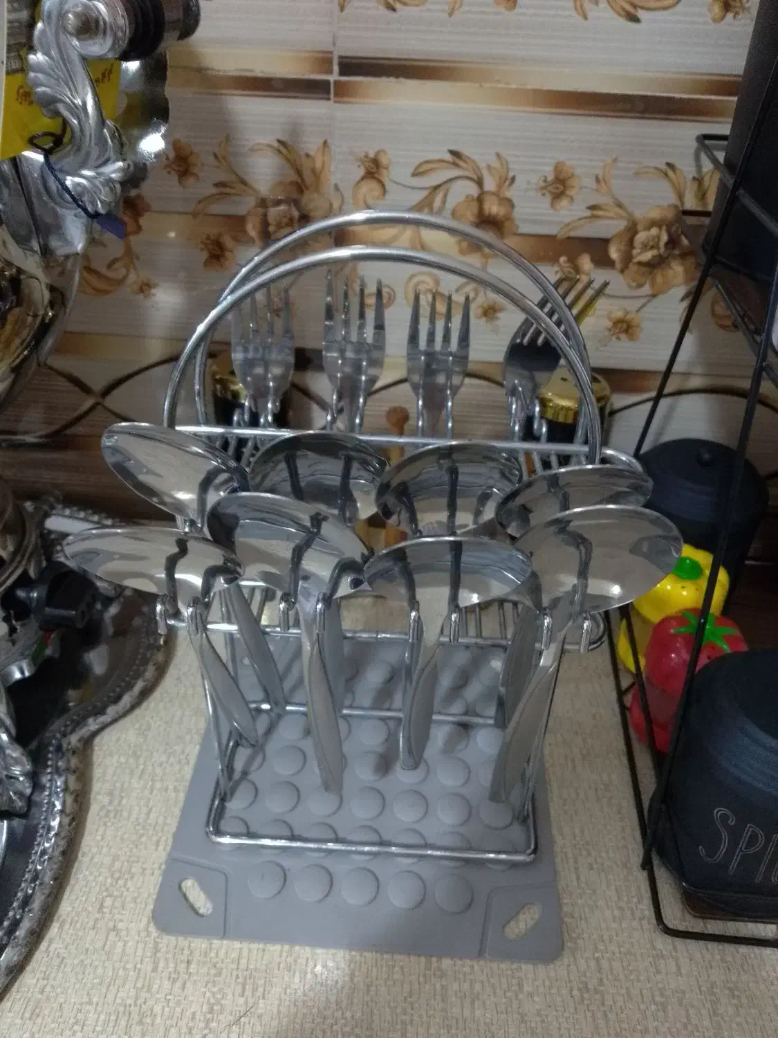 حراج استند فلزی قاشق و چنگال|حراج|گلستان (تهران), |دیوار