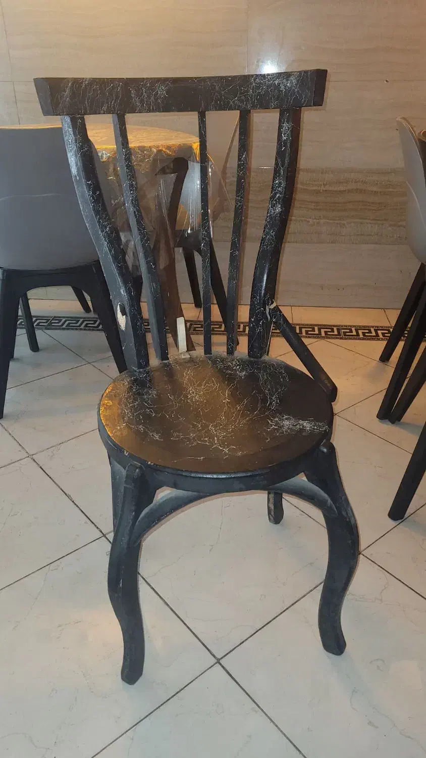 صندلی چوبی|میز و صندلی غذاخوری|قم, انسجام|دیوار