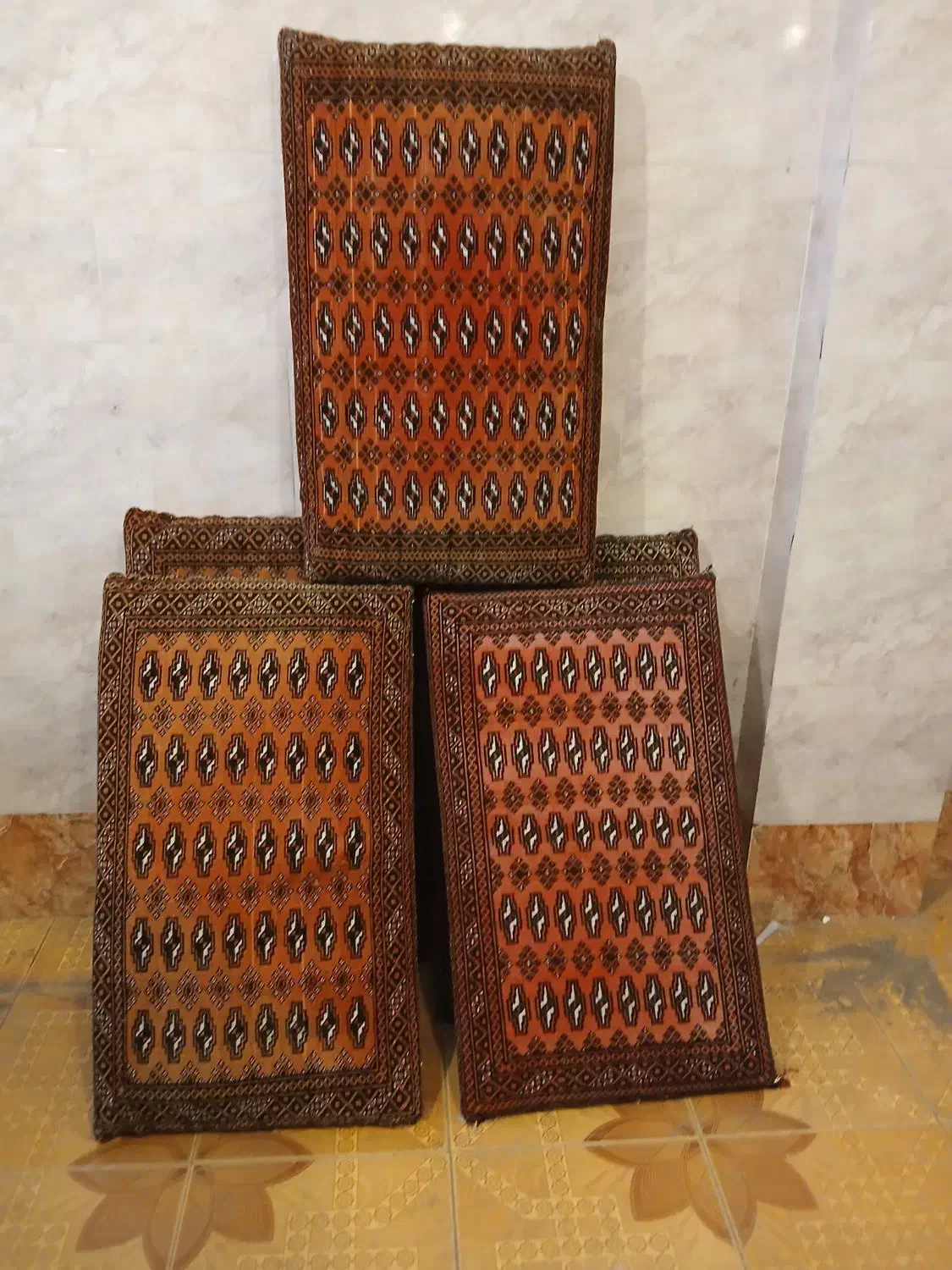 پشتی طرح ترکمن|پشتی|لاهیجان, لیل|دیوار