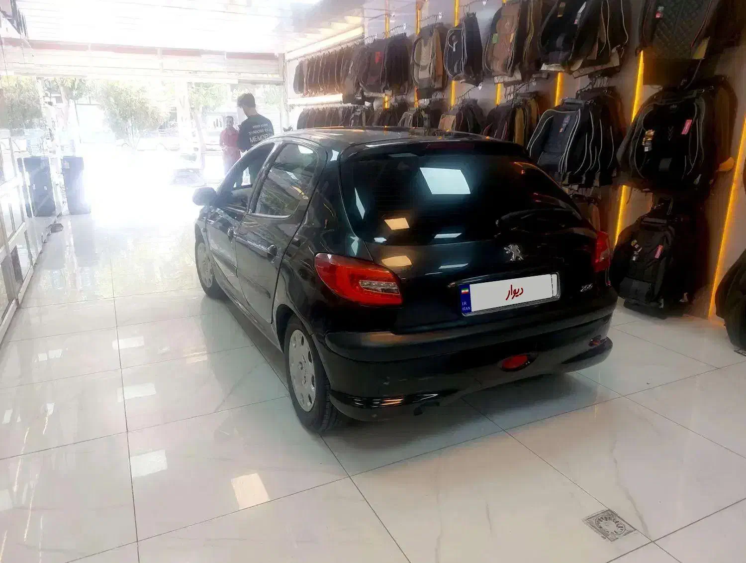 پژو ۲۰۶ مدل ۸۲|خودرو سواری و وانت|شاهینشهر, خانه کارگر|دیوار