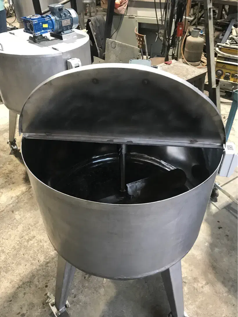 ساخت میکسر و اسکرو|ماشین‌آلات صنعتی|هشتگرد, گلسار|دیوار