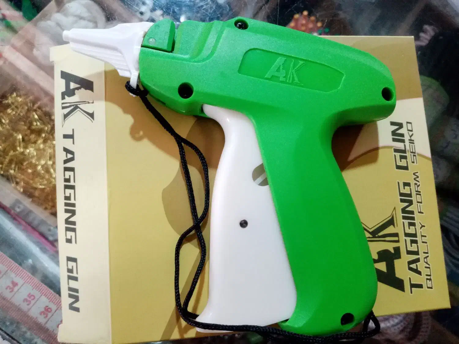 دستگاه میخکوب کردن چین پایین پرده|لوازم خیاطی و بافتنی|سنندج, |دیوار