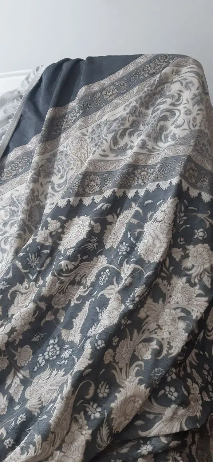 رو فرشی‌کش دار در حد نو|روفرشی|قم, انسجام|دیوار