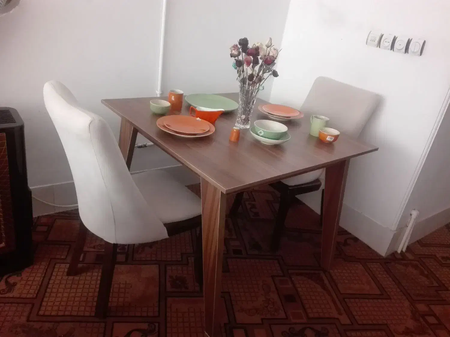 میز و دوعدد صندلی|میز و صندلی غذاخوری|بیرجند, |دیوار