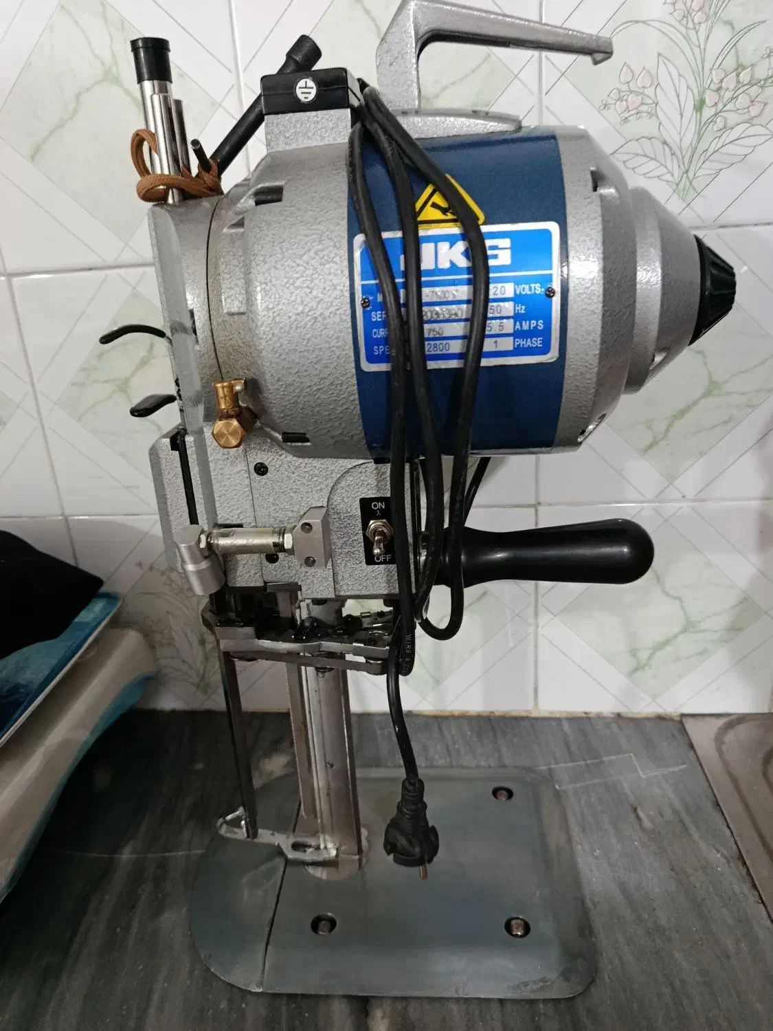 قیچی عمود|چرخ خیاطی و ریسندگی|آق قلا, |دیوار